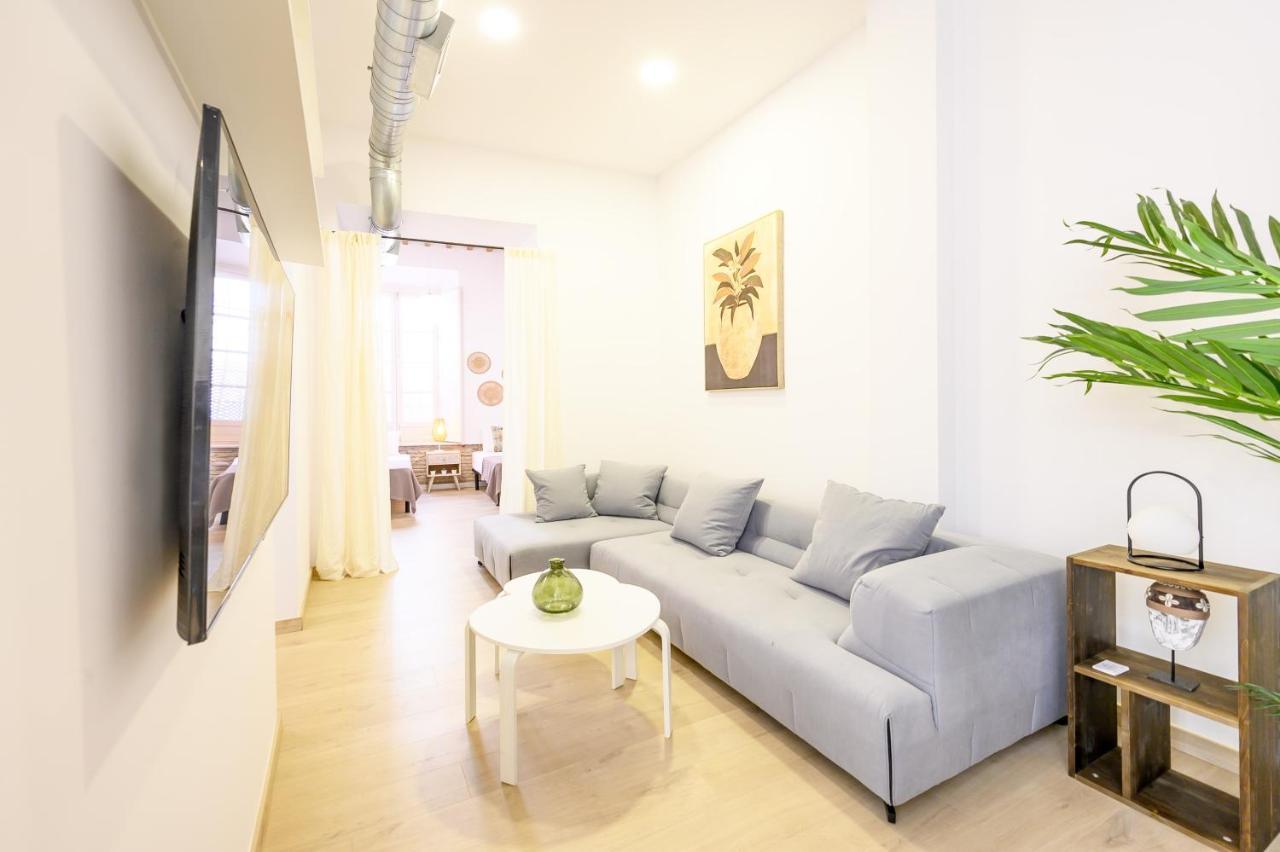 Modern 3 Bedroom, City Center With Patio & High Ceilings By 10Tosea Malaga Luaran gambar