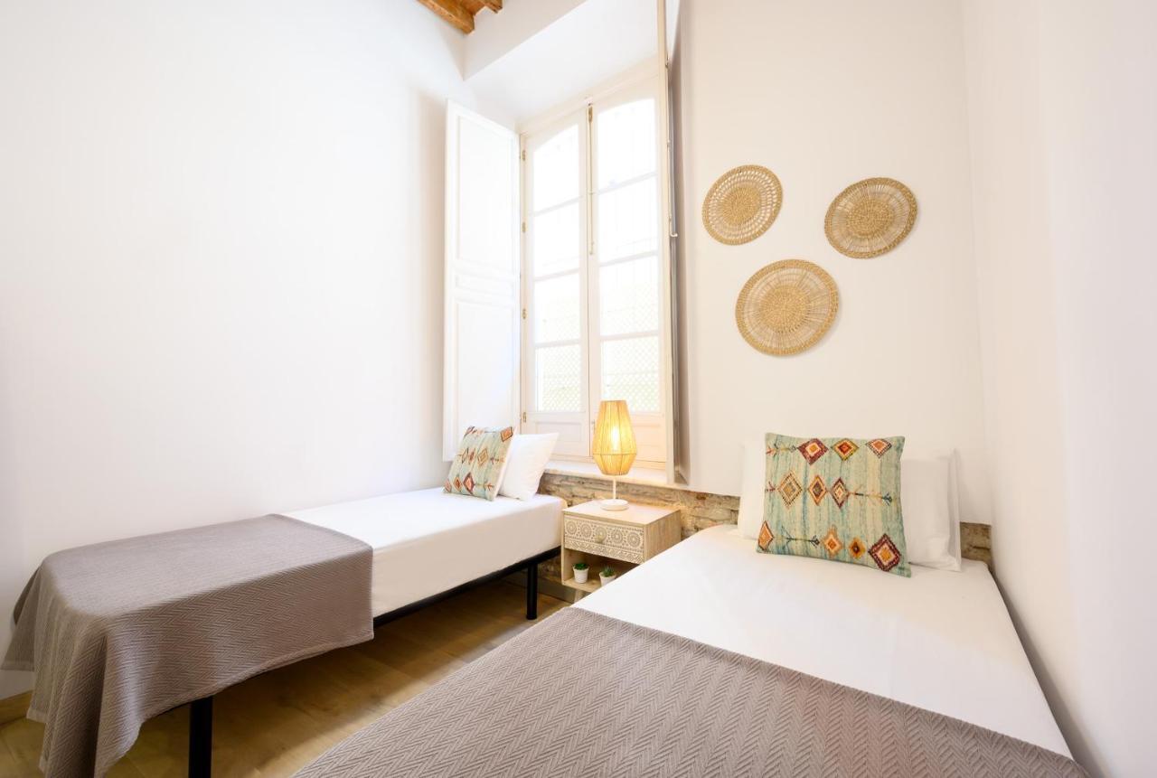 Modern 3 Bedroom, City Center With Patio & High Ceilings By 10Tosea Malaga Luaran gambar